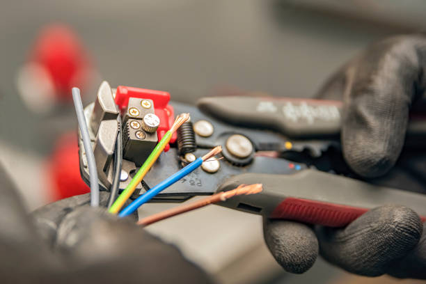 Best Affordable Emergency Electrician  in Westlake, OH